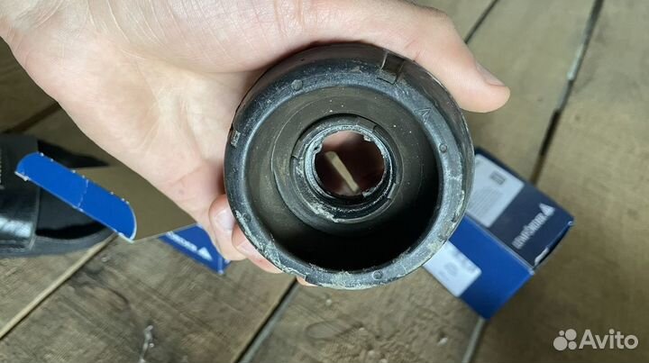 Опора стойки