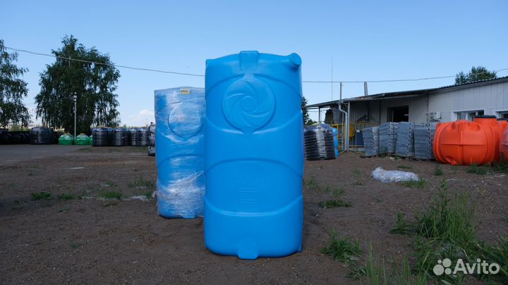 Баки 1000 л. для воды или солярки в дом