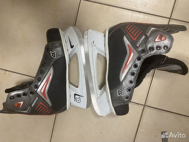 Коньки хоккейные