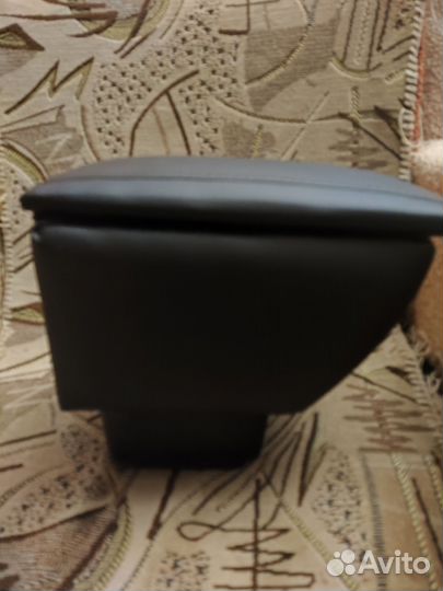 Подлокотник