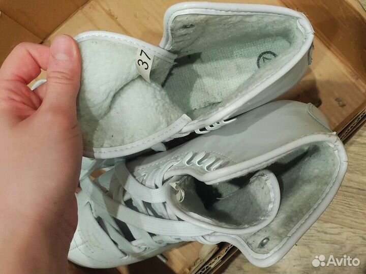 Фигурные коньки Larsen Martina