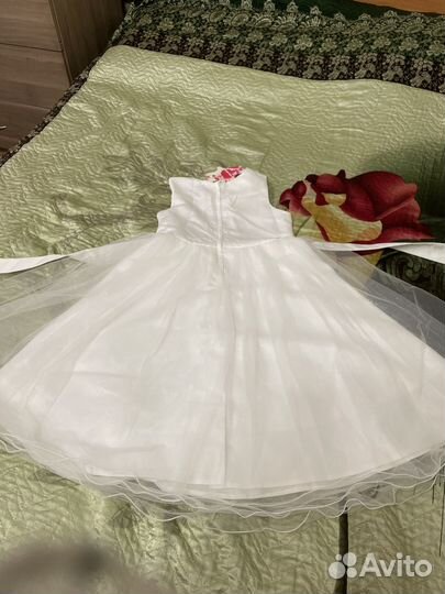 Платье для девочки новое