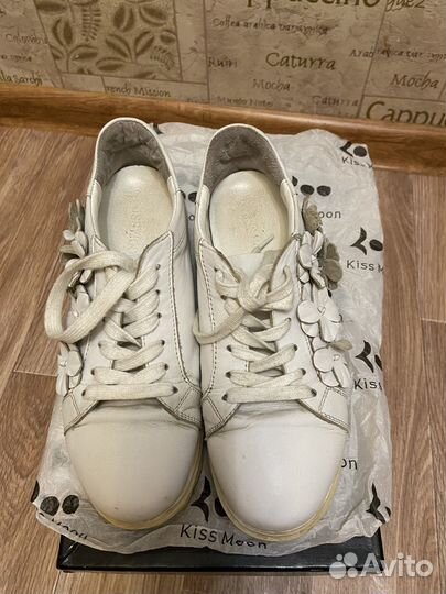 Кроссовки женские 37