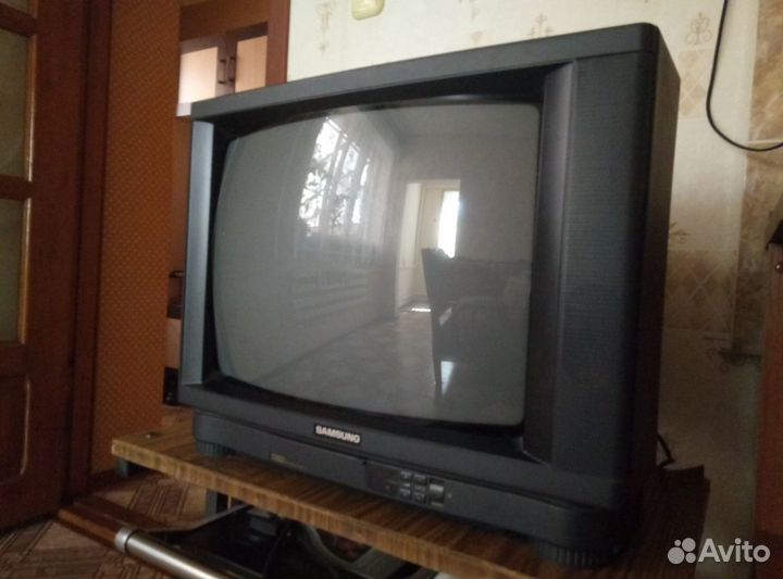 Телевизор samsung