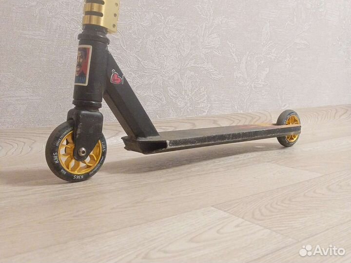 Трюковой самокат РЕАКТИОН Stunt Scooter