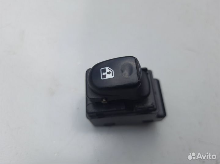Кнопка стеклоподъемника Hyundai Accent 2