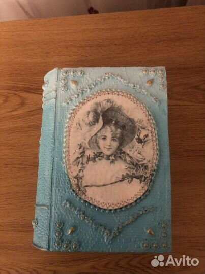 Книга-шкатулка подарок