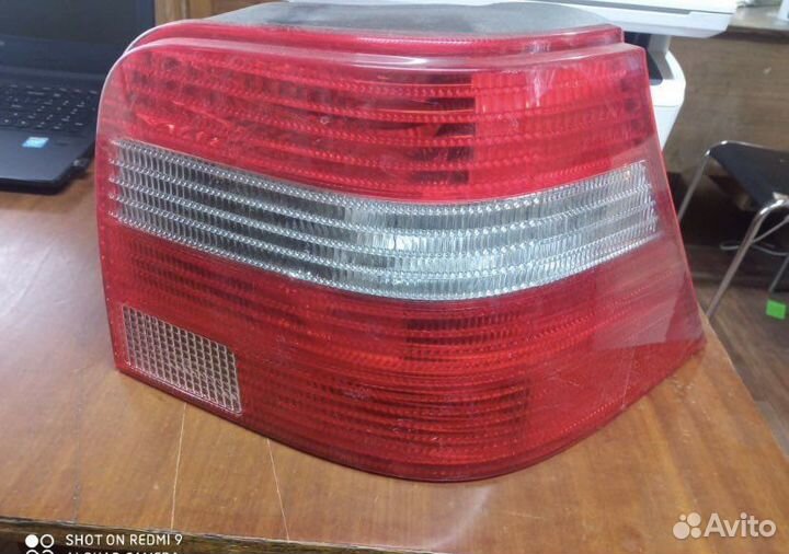Фонарь задний правый Фольксваген Гольф 4