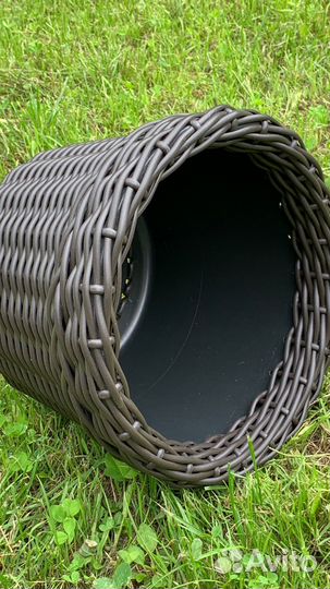 Кашпо для цветов плетеное