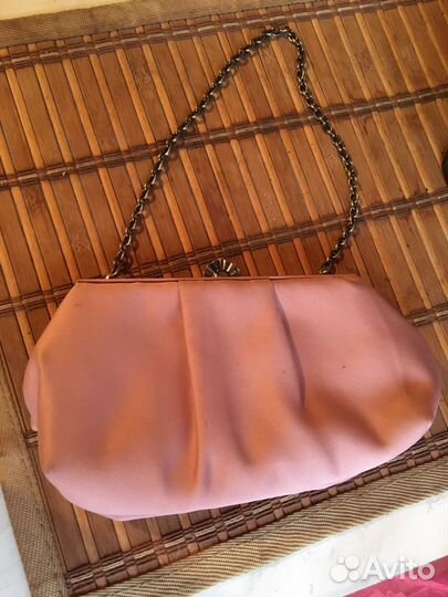 Клатч атласный на цепочке Accessorize