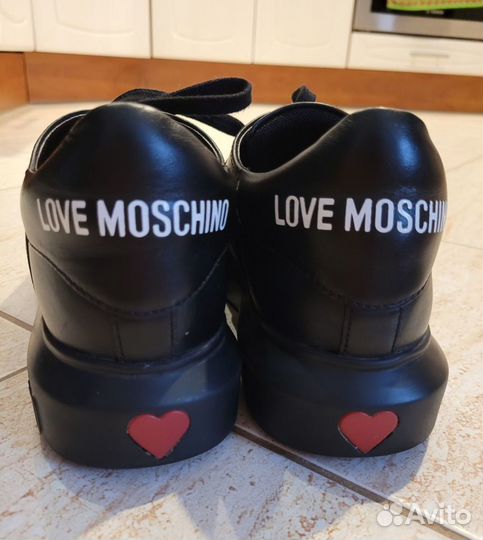 Кроссовки кожаные Love moschino оригинал 39р