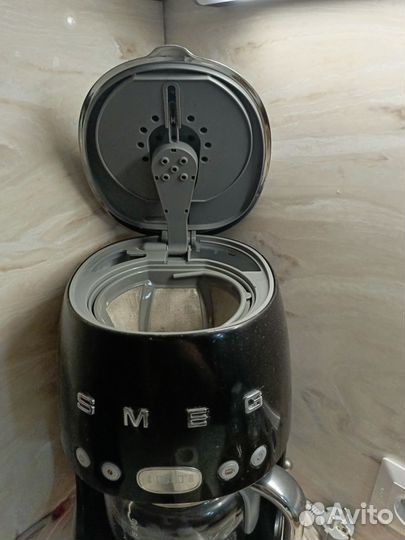 Капельная кофеварка smeg DCF02bleu