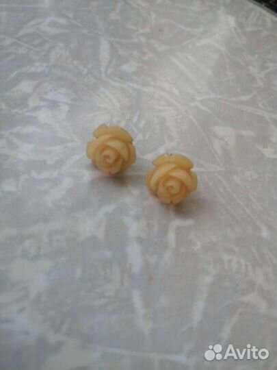 Серьги гвоздики