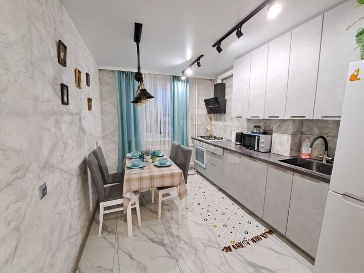 3-к. квартира, 70 м², 1/3 эт.