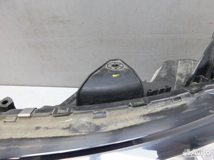 Фара левая Mitsubishi Outlander