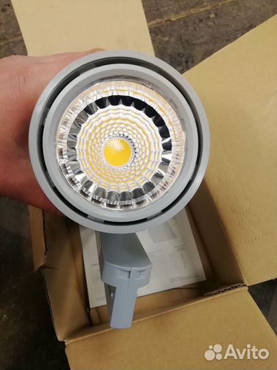 Линейные и трековые светодиодные Philips