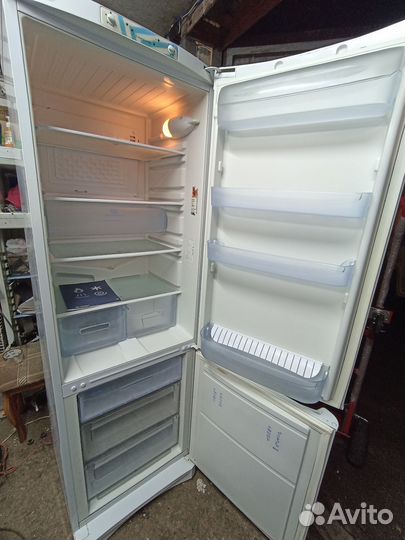 Холодильник Indesit