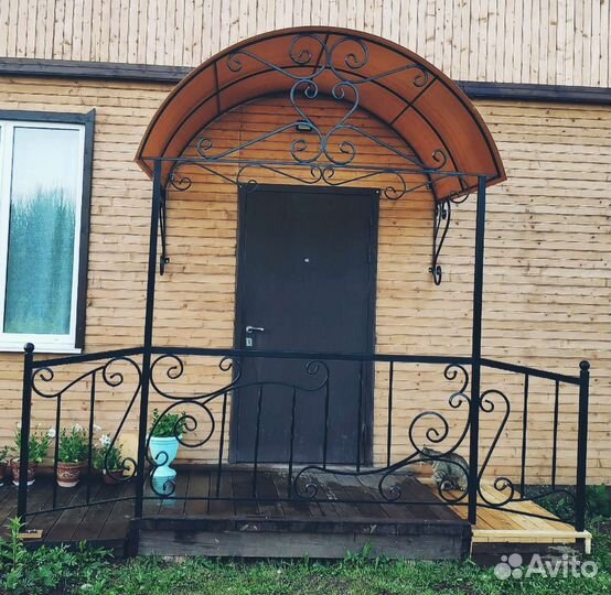 Крыльцо с навесом