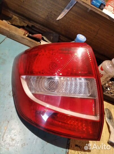 Гранта Фонарь задний