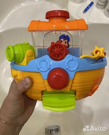 Игрушки для купания в ванной