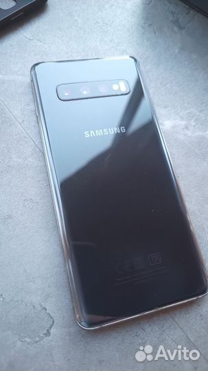 Samsung Galaxy S10, 8/128 ГБ