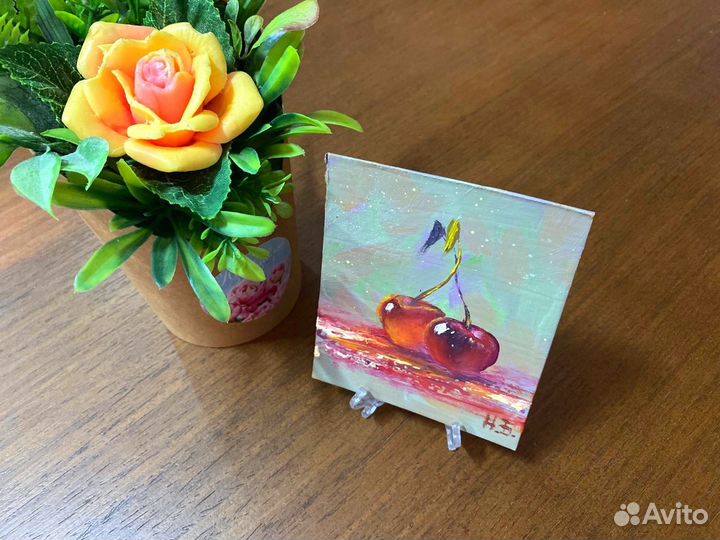 Картина маслом вишенки 8,5х10 см с подставкой