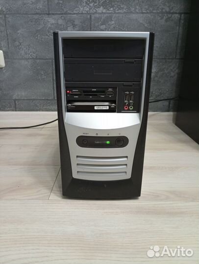 Intel core q6600: 4 ядра, 4Gb, 9600Gt, 250Gb, 450w