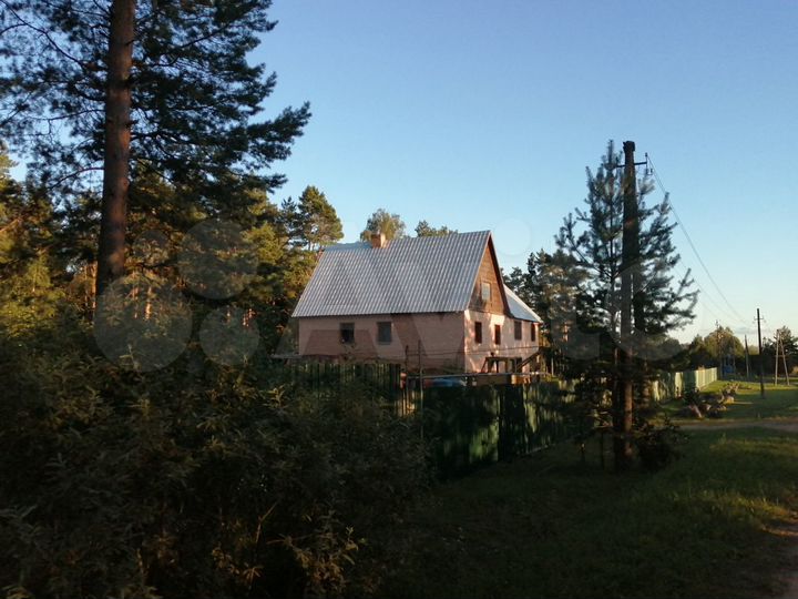 Дом 382 м² на участке 54 сот.