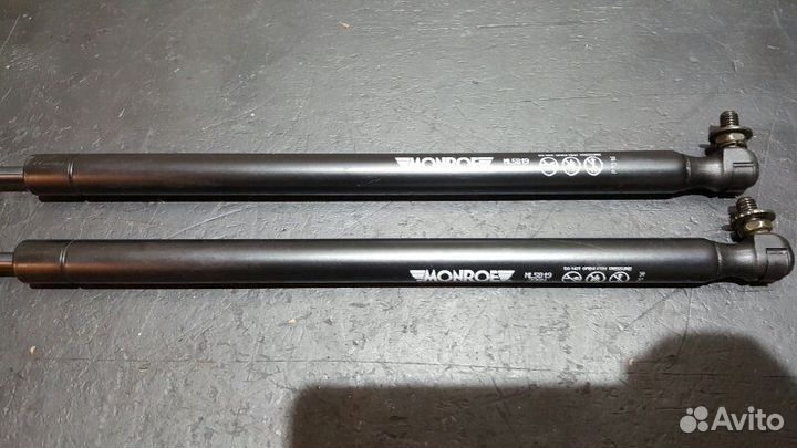 Амортизаторы крышки багажника Subaru Impreza Wrx