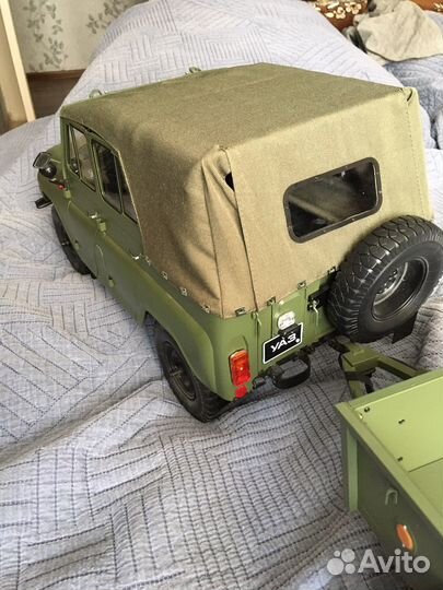 Модель автомобиля УАЗ 1:8