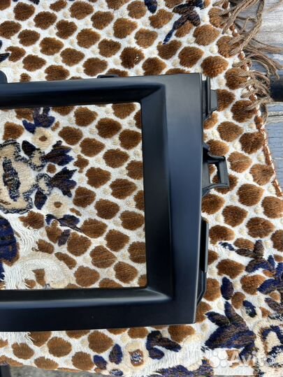 Продам 2 Din рамку на тойота королла Е150 кузов