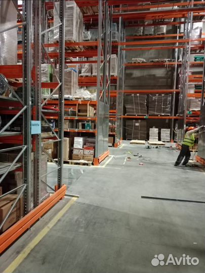 Монтажник стеллажей