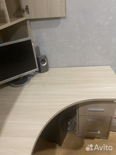 Компьютерный стол