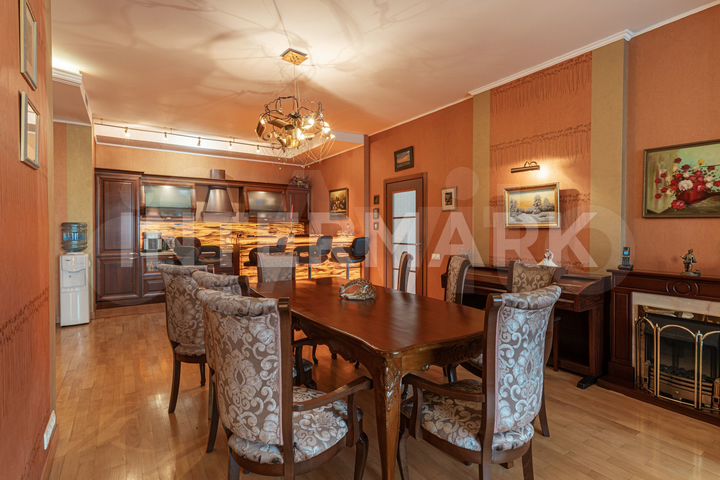 7-к. квартира, 349,3 м², 6/10 эт.