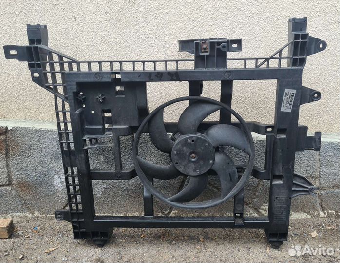 Диффузор радиатора с вентилятором Renault Duster