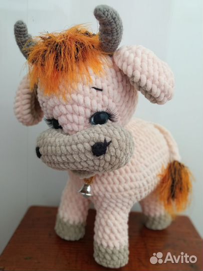 Вязаная игрушка Бычок