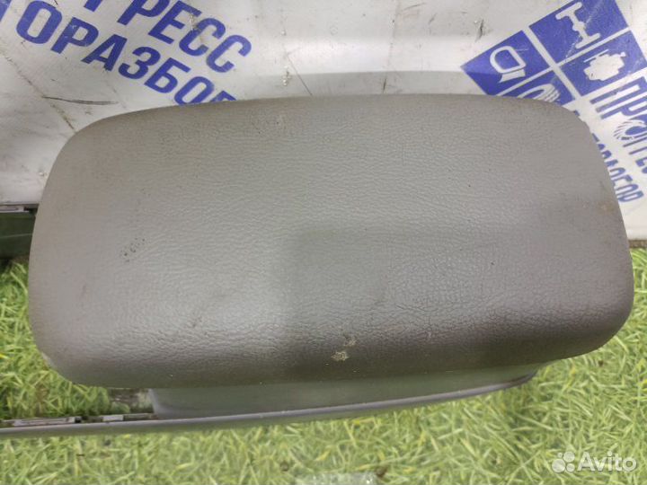 Подлокотник Mazda 6 Gg седан 1.8 L8 2004