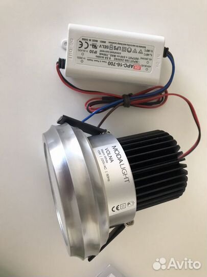 Светильники встроенные потолочные