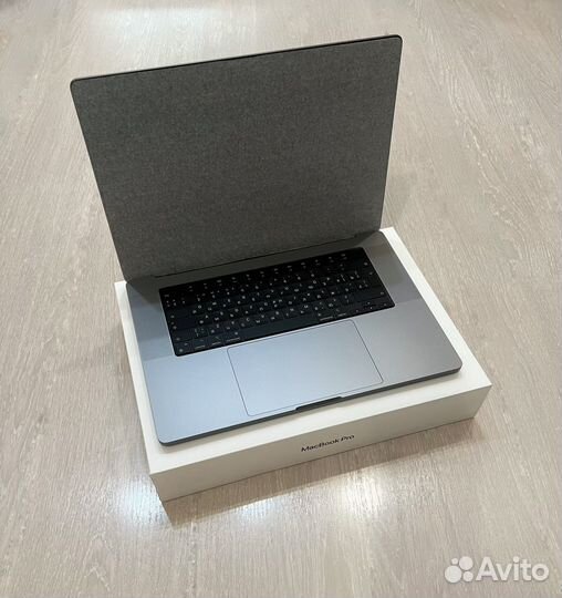 Macbook Pro 16 m1 новый рст