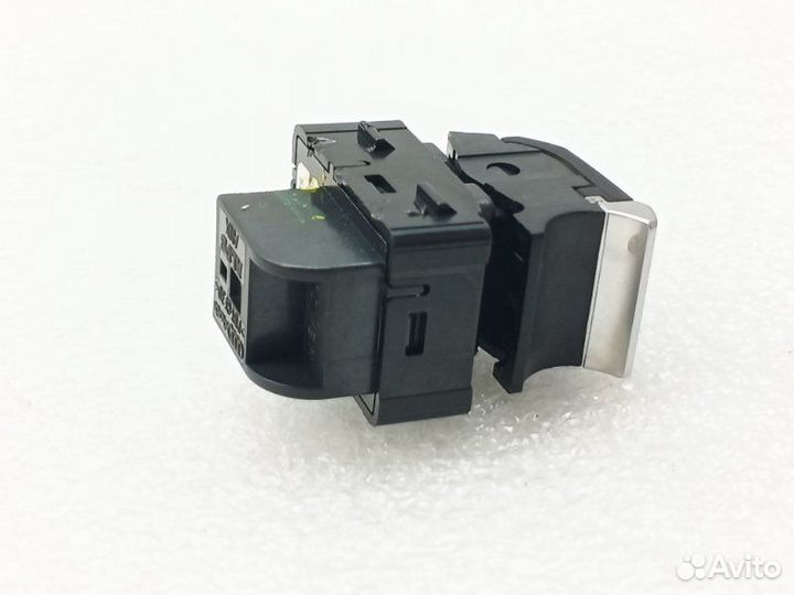 Кнопка стеклоподъемника задняя правая Audi Q5 FY