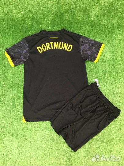 Футбольная форма Borussia Dortmund 23/24 away