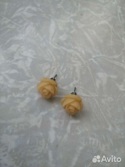 Серьги гвоздики