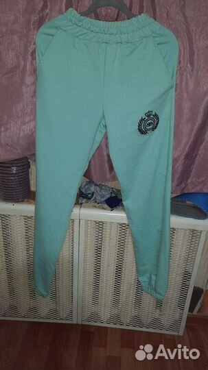 Спортивный костюм женский