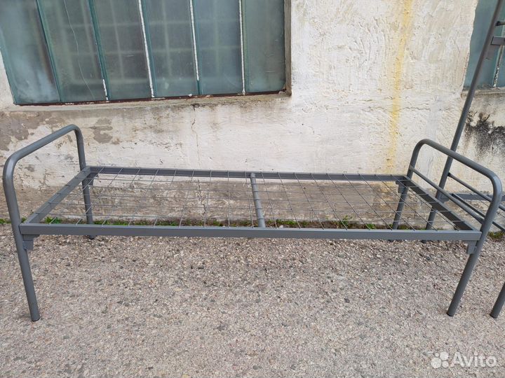 Кровать металлическая