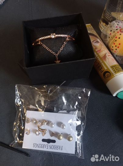 Набор косметики и бижутерии