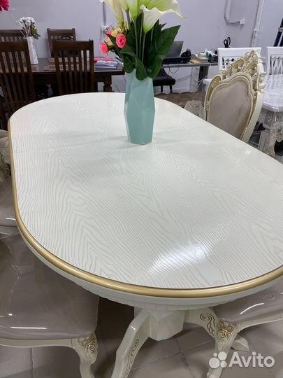 Кухонный стол овальный