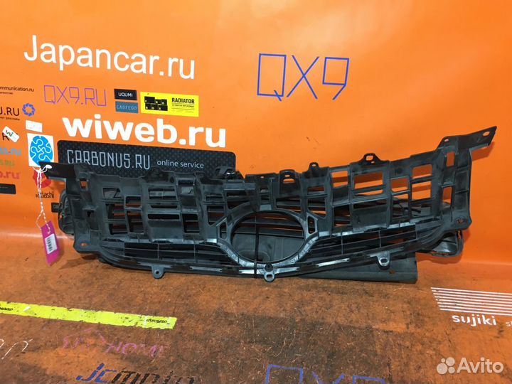 Решетка в бампер Toyota Prius ZVW30