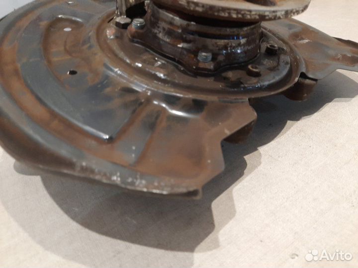 Ступица задняя левая Mercedes E250 C207 271.860