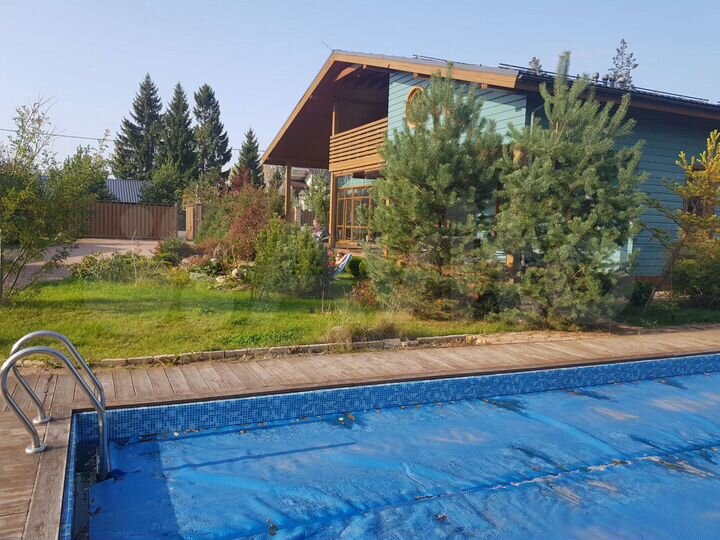 Коттедж 220 м² на участке 15 сот.