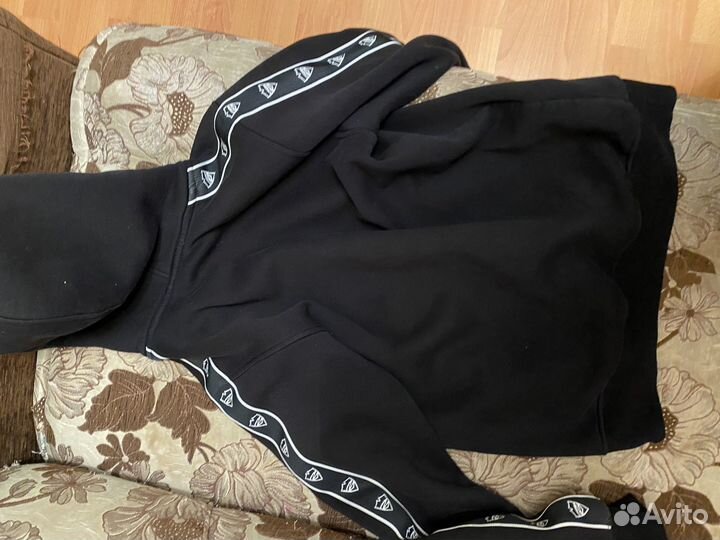 Толстовка питерский щит